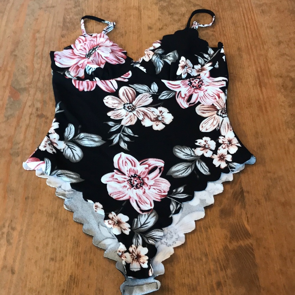 Shein top with crotch snaps, spaghetti straps, good condition!